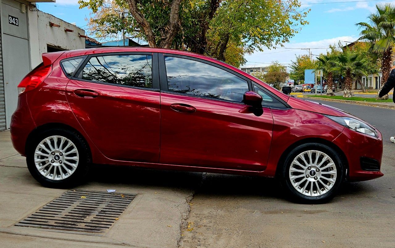 Ford Fiesta KD Usado Financiado en Mendoza, deRuedas