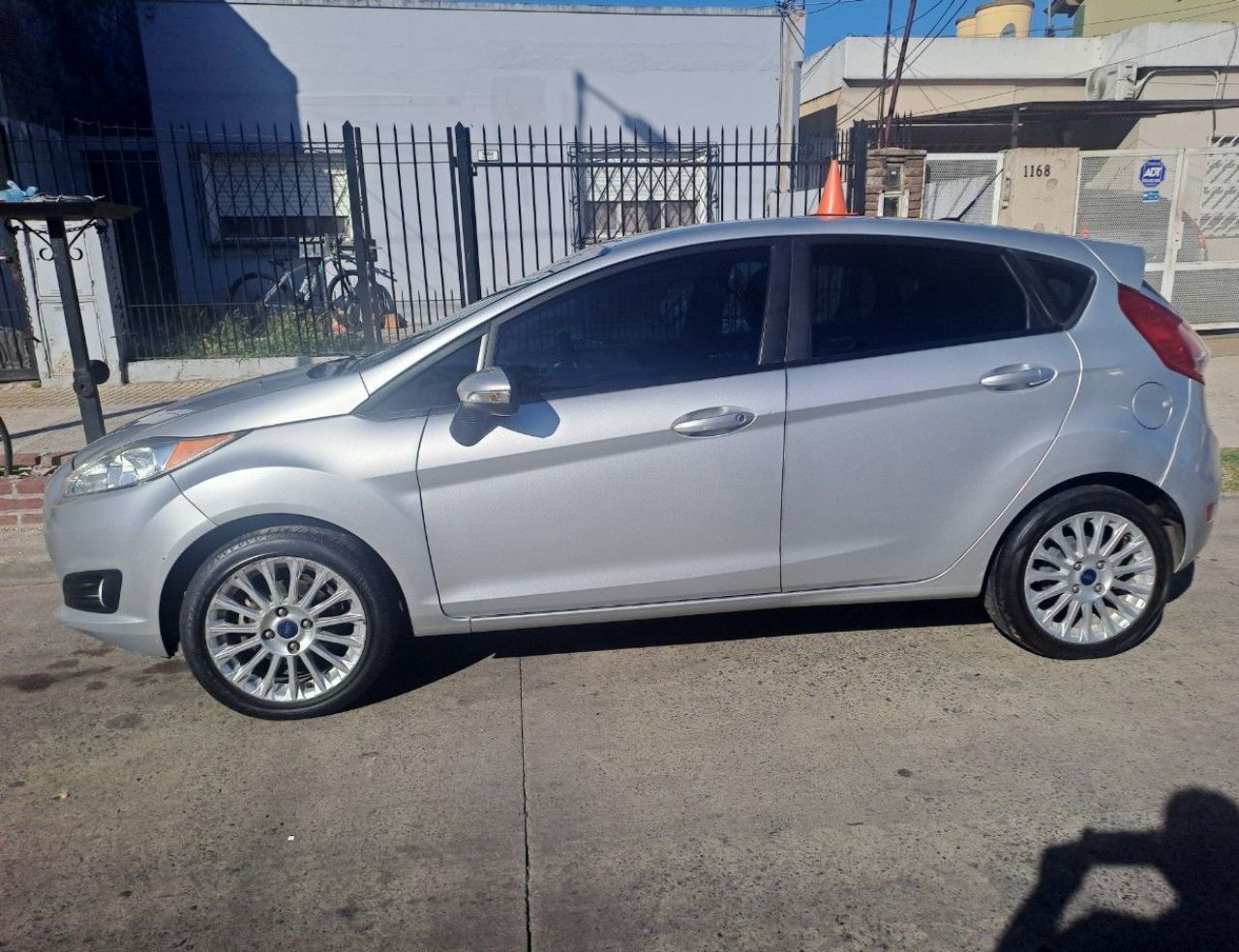 Ford Fiesta KD Usado en Buenos Aires, deRuedas