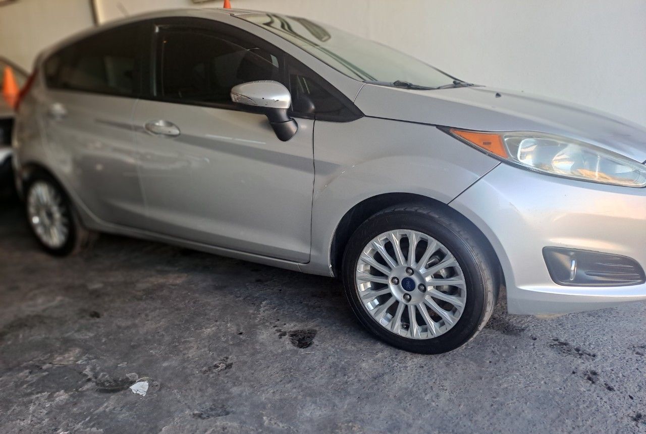Ford Fiesta KD Usado en Buenos Aires, deRuedas