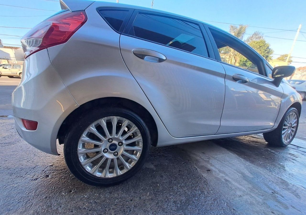 Ford Fiesta KD Usado en Buenos Aires, deRuedas