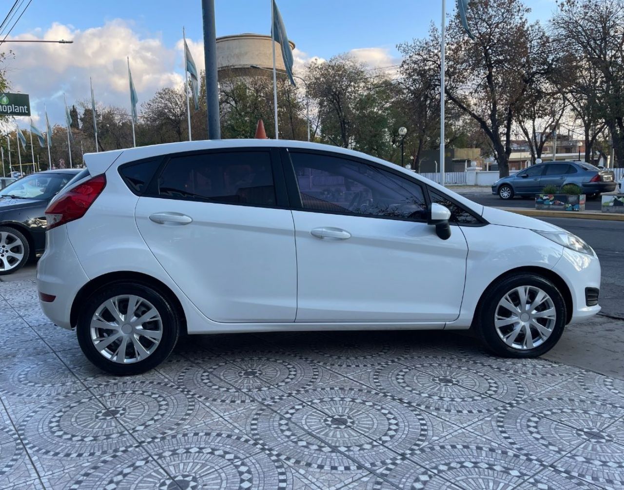 Ford Fiesta KD Usado Financiado en Mendoza, deRuedas