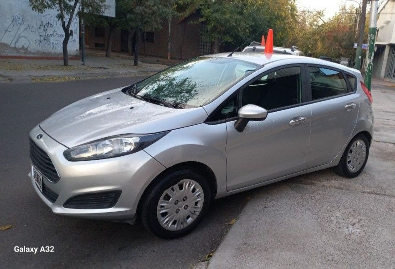 Ford Fiesta KD Usado en Mendoza, deRuedas