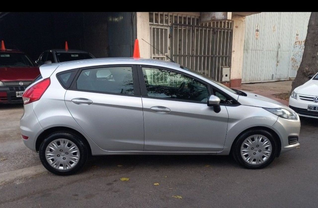 Ford Fiesta KD Usado en Mendoza, deRuedas