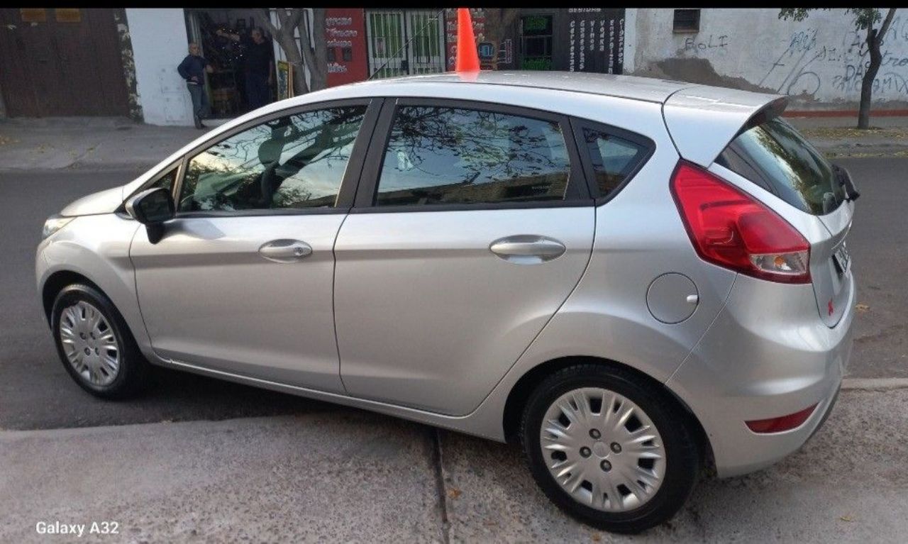 Ford Fiesta KD Usado en Mendoza, deRuedas