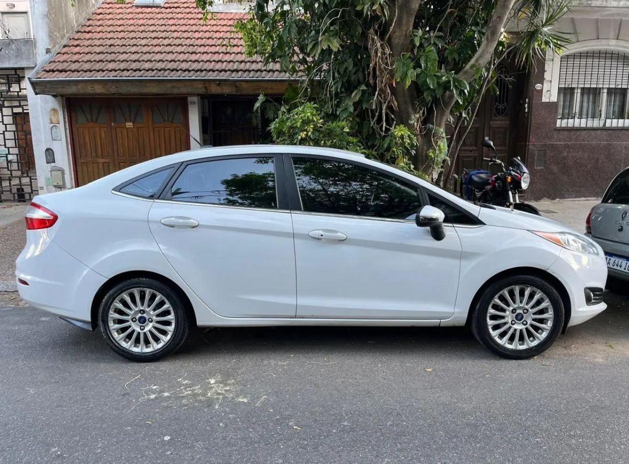 Ford Fiesta KD Usado en Buenos Aires, deRuedas
