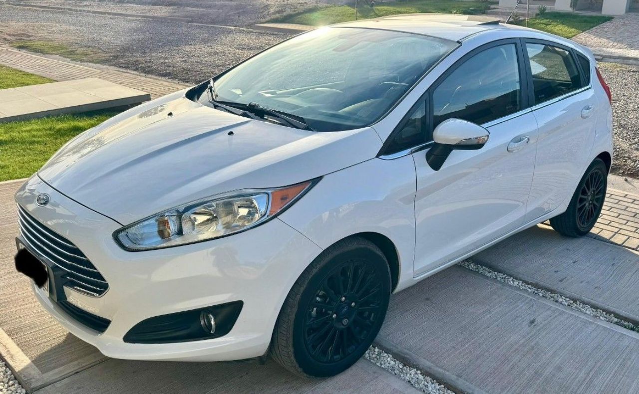 Ford Fiesta KD Usado en Mendoza, deRuedas