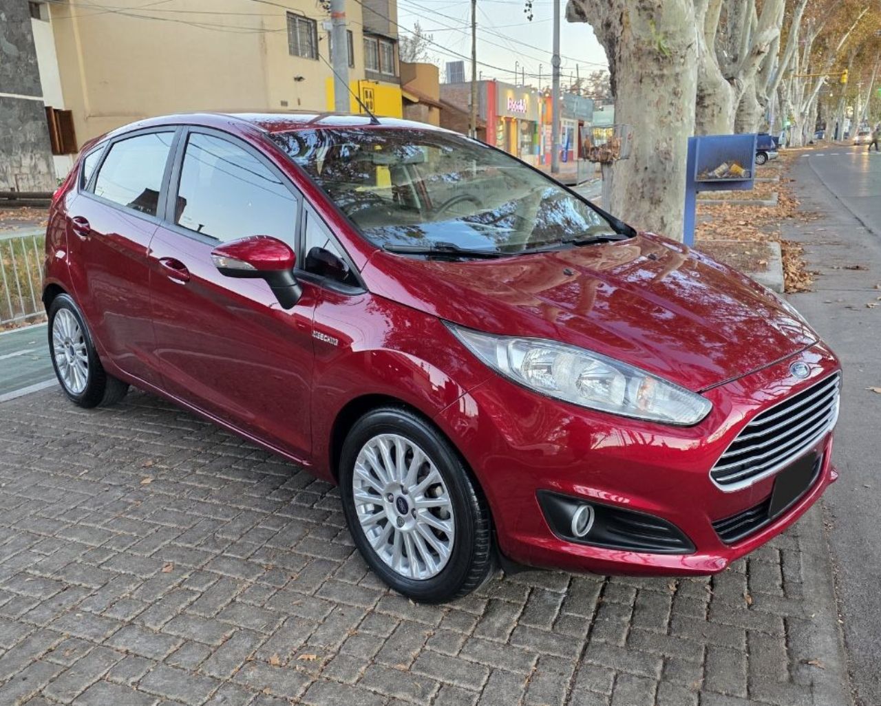 Ford Fiesta KD Usado en Mendoza, deRuedas