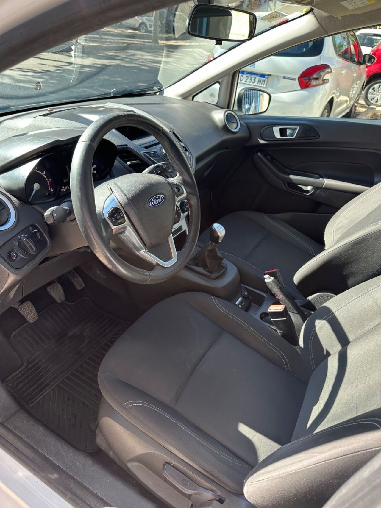 Ford Fiesta KD Usado en San Juan, deRuedas