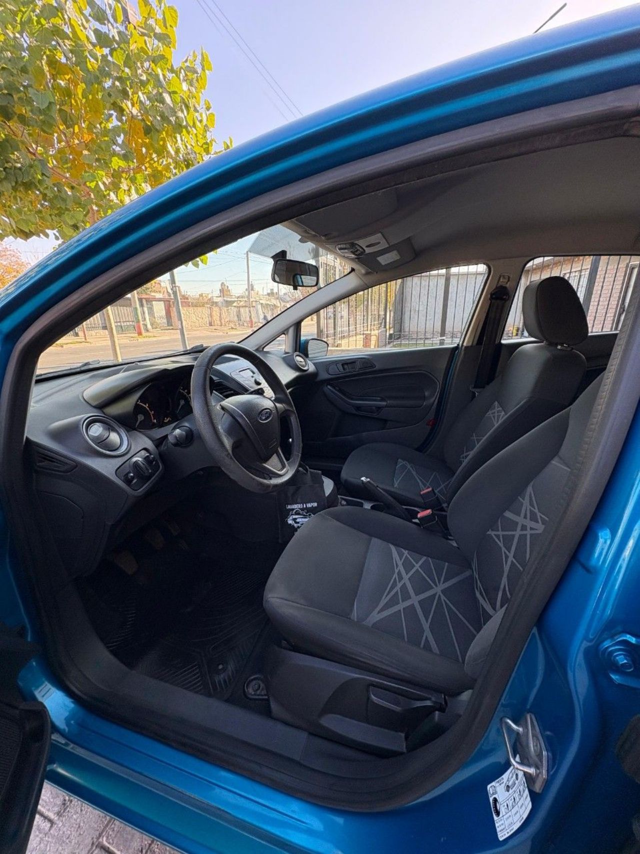 Ford Fiesta KD Usado en Mendoza, deRuedas