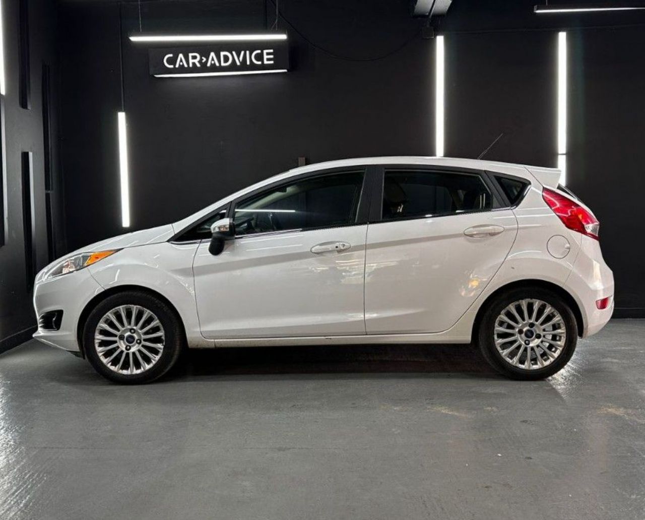 Ford Fiesta KD Usado en Córdoba, deRuedas