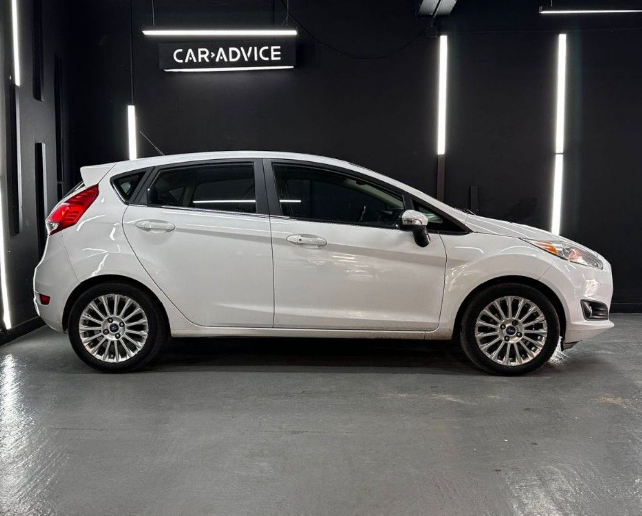 Ford Fiesta KD Usado en Córdoba, deRuedas