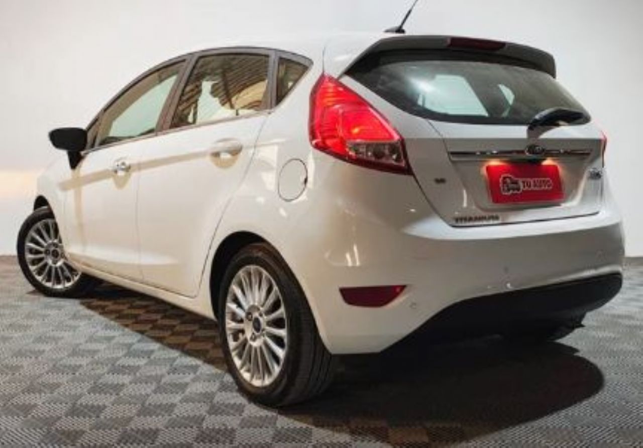 Ford Fiesta KD Usado en Córdoba, deRuedas
