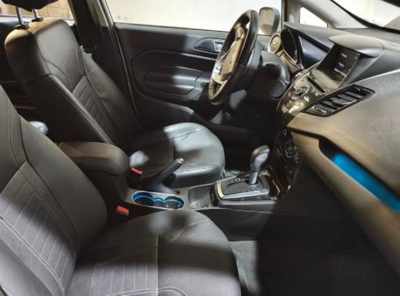 Ford Fiesta KD Usado en Córdoba, deRuedas