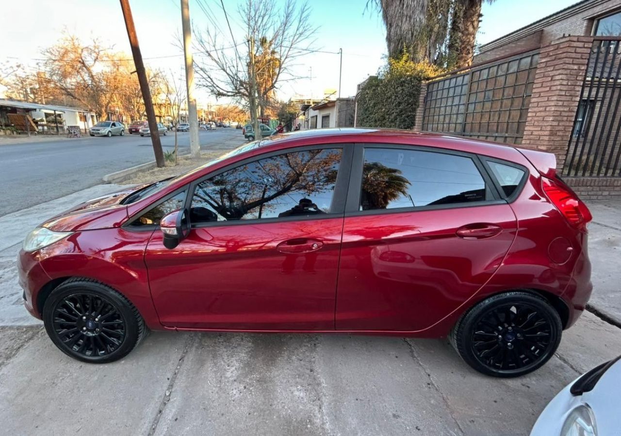Ford Fiesta KD Usado en Mendoza, deRuedas