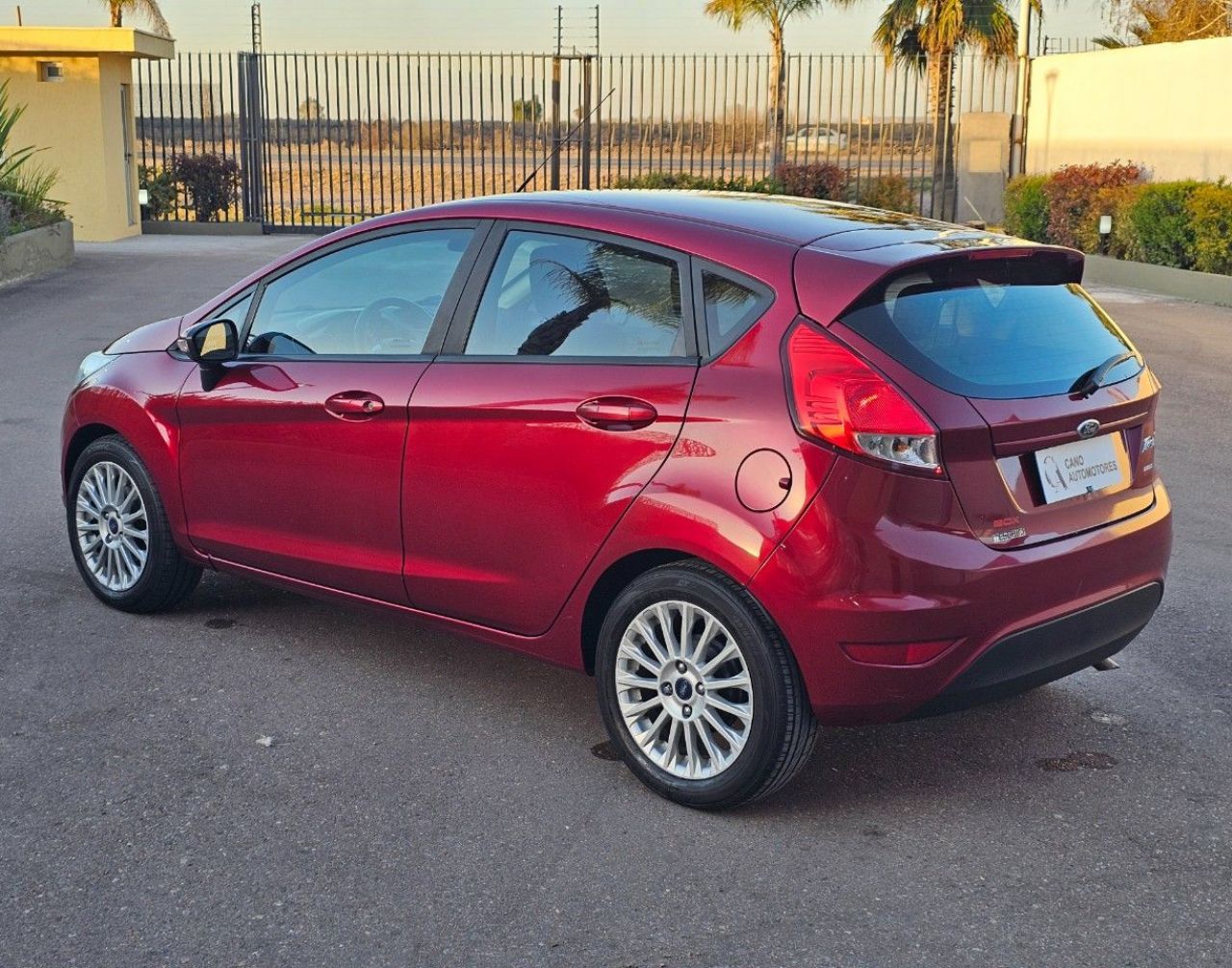 Ford Fiesta KD Usado Financiado en Mendoza, deRuedas