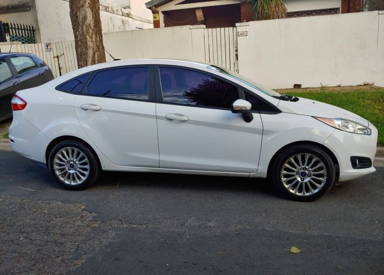Ford Fiesta KD Usado en Buenos Aires, deRuedas