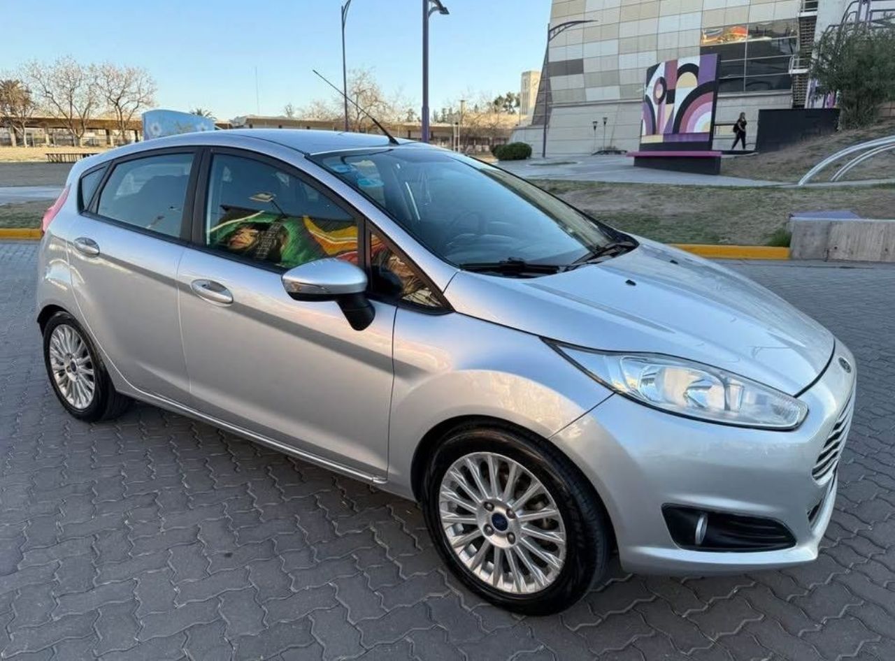 Ford Fiesta KD Usado en Mendoza, deRuedas