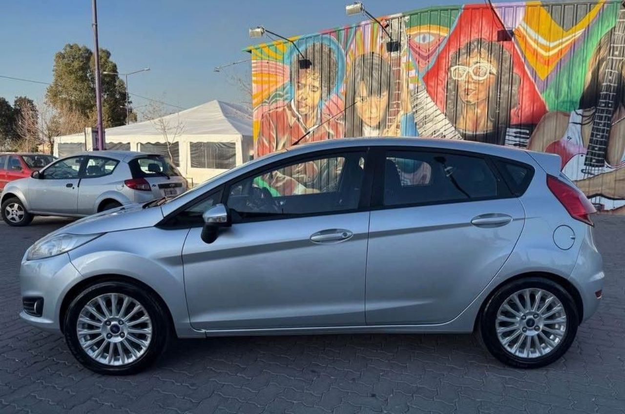 Ford Fiesta KD Usado en Mendoza, deRuedas