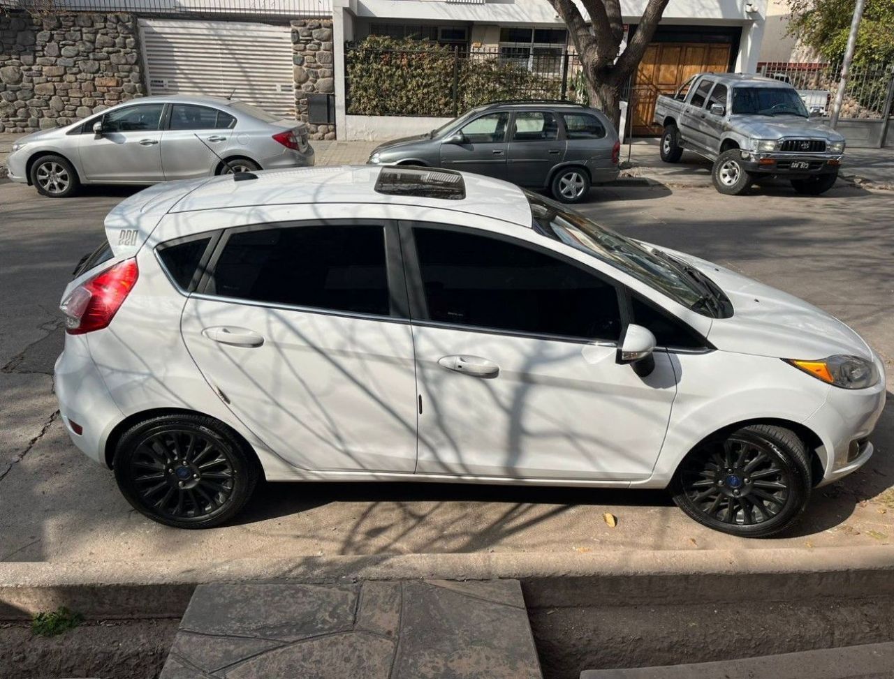 Ford Fiesta KD Usado en Mendoza, deRuedas