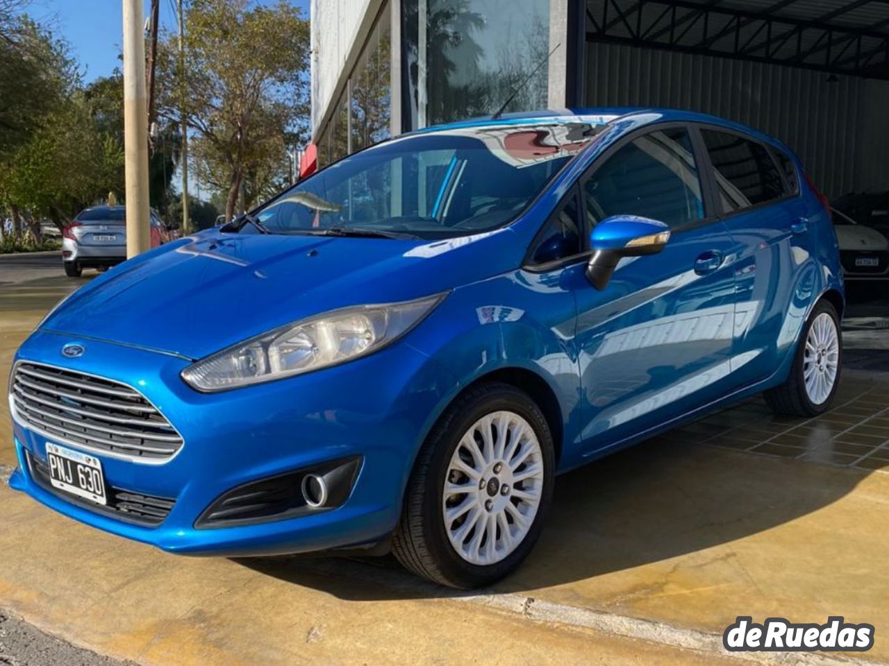 Ford Fiesta KD Usado en San Juan, deRuedas