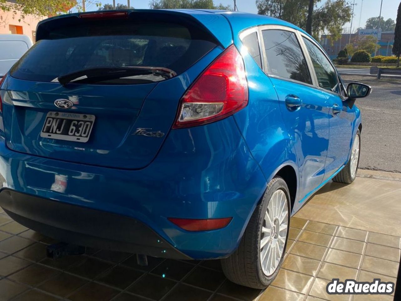 Ford Fiesta KD Usado en San Juan, deRuedas