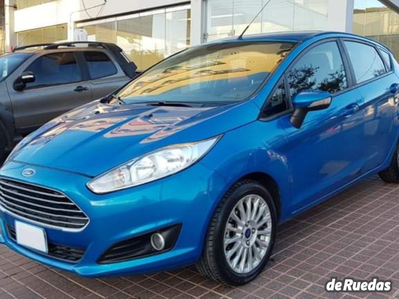 Ford Fiesta KD Usado en Córdoba, deRuedas