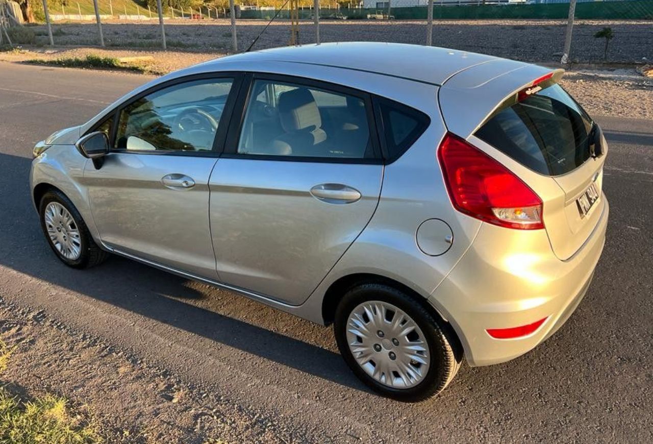 Ford Fiesta KD Usado en San Juan, deRuedas