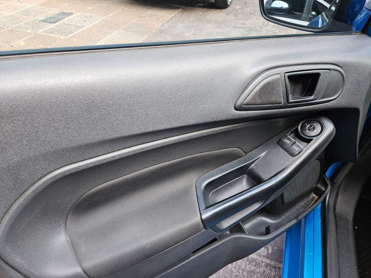 Ford Fiesta KD Usado en Mendoza, deRuedas