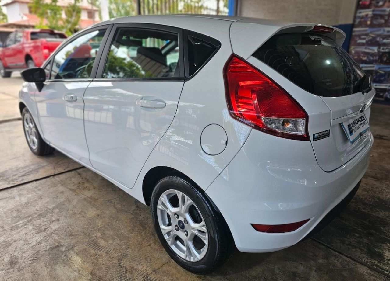 Ford Fiesta KD Usado en Mendoza, deRuedas
