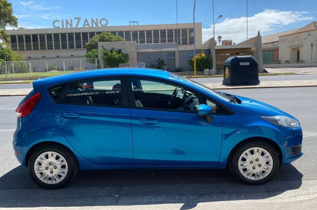 Ford Fiesta KD Usado Financiado en San Juan, deRuedas