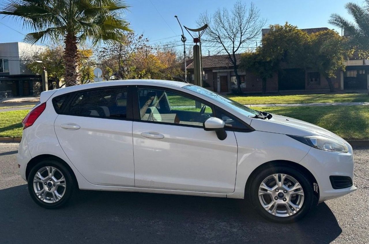 Ford Fiesta KD Usado en Mendoza, deRuedas