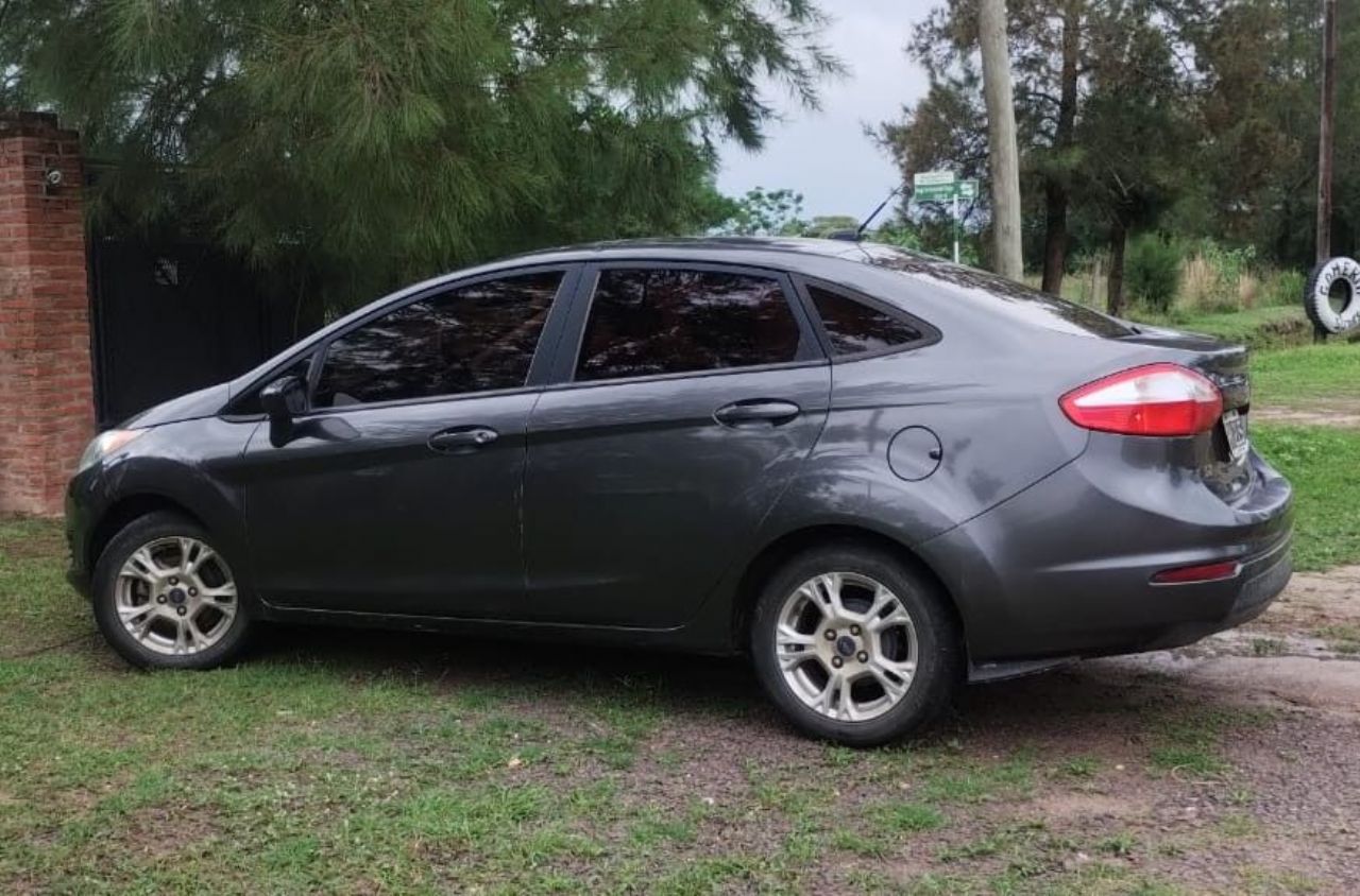Ford Fiesta KD Usado en Corrientes, deRuedas
