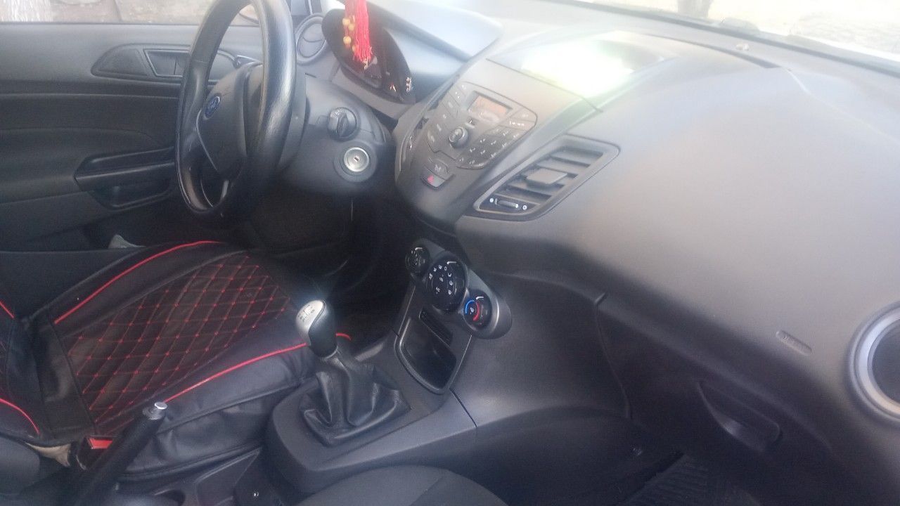Ford Fiesta KD Usado en Mendoza, deRuedas