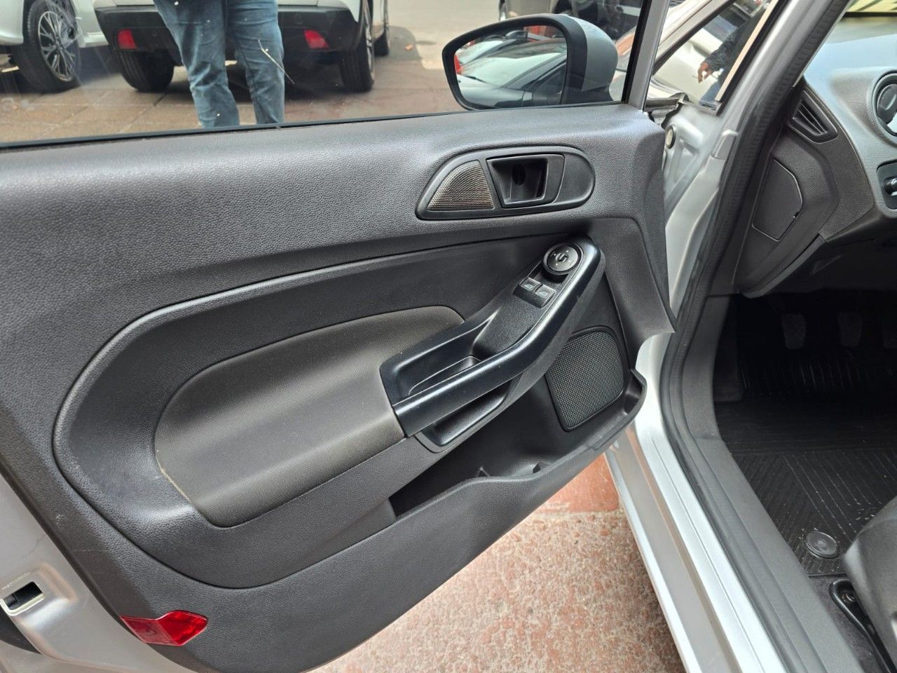 Ford Fiesta KD Usado en Mendoza, deRuedas