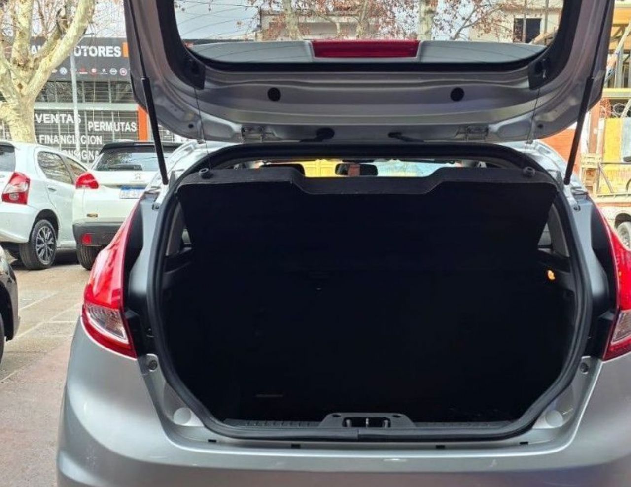 Ford Fiesta KD Usado en Mendoza, deRuedas