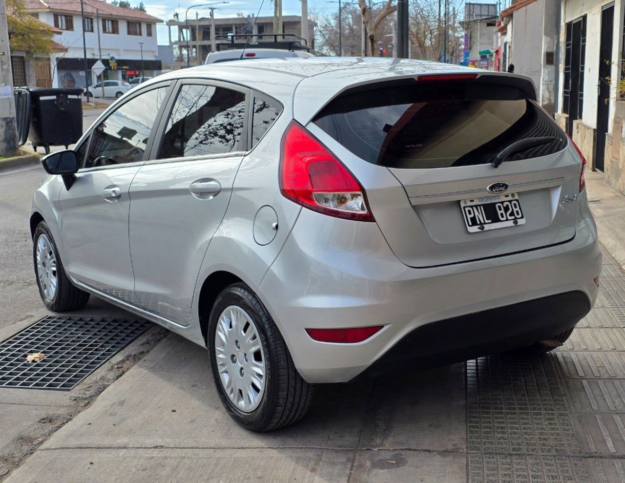 Ford Fiesta KD Usado Financiado en Mendoza, deRuedas