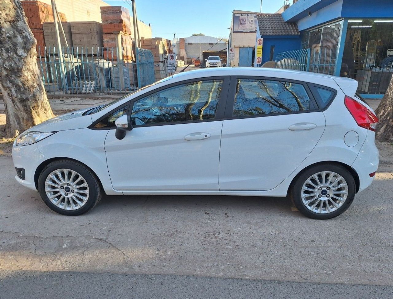 Ford Fiesta KD Usado en Córdoba, deRuedas