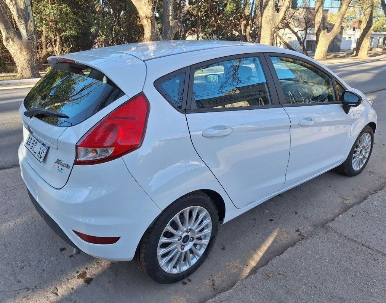 Ford Fiesta KD Usado en Córdoba, deRuedas