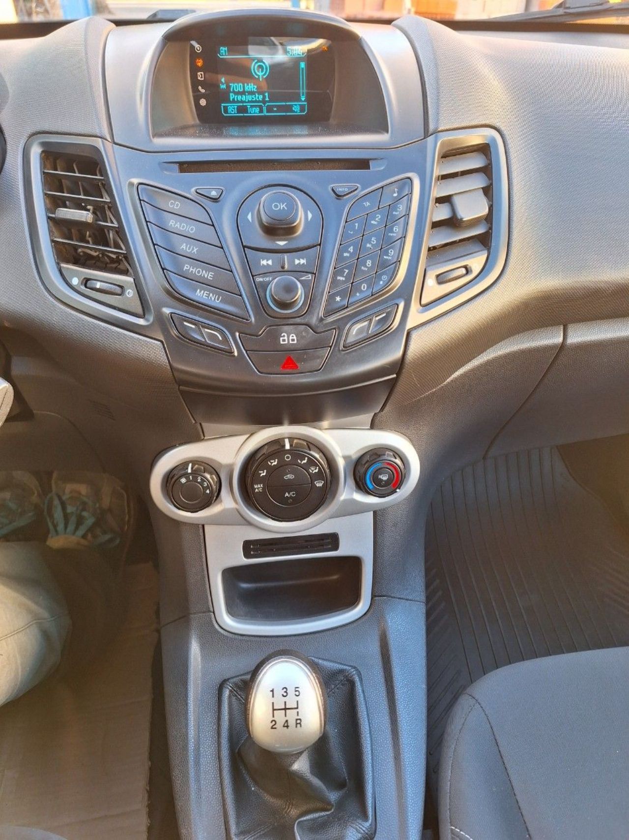 Ford Fiesta KD Usado en Córdoba, deRuedas