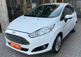 Ford Fiesta KD Usado en Córdoba Financiado