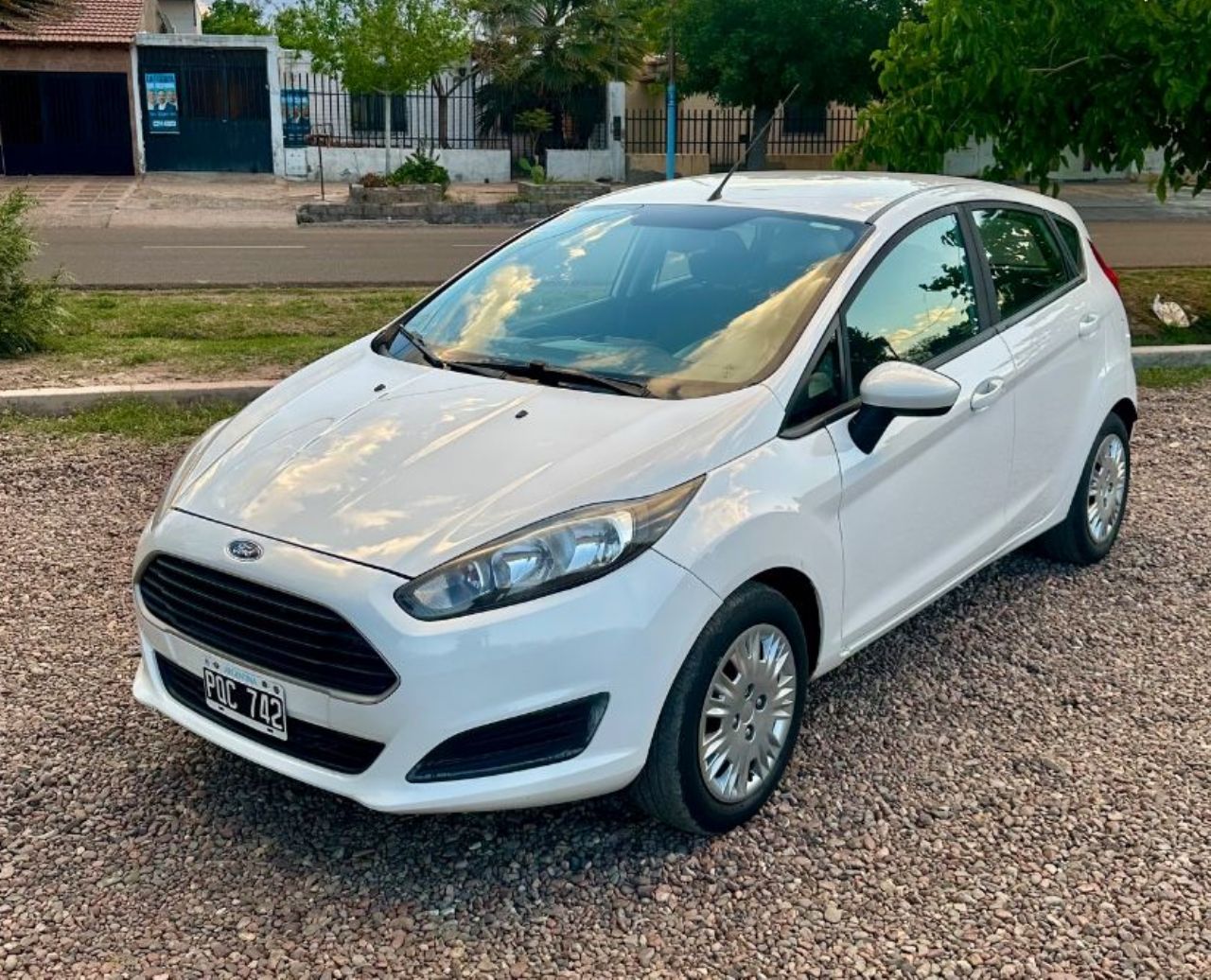 Ford Fiesta KD Usado en Mendoza, deRuedas
