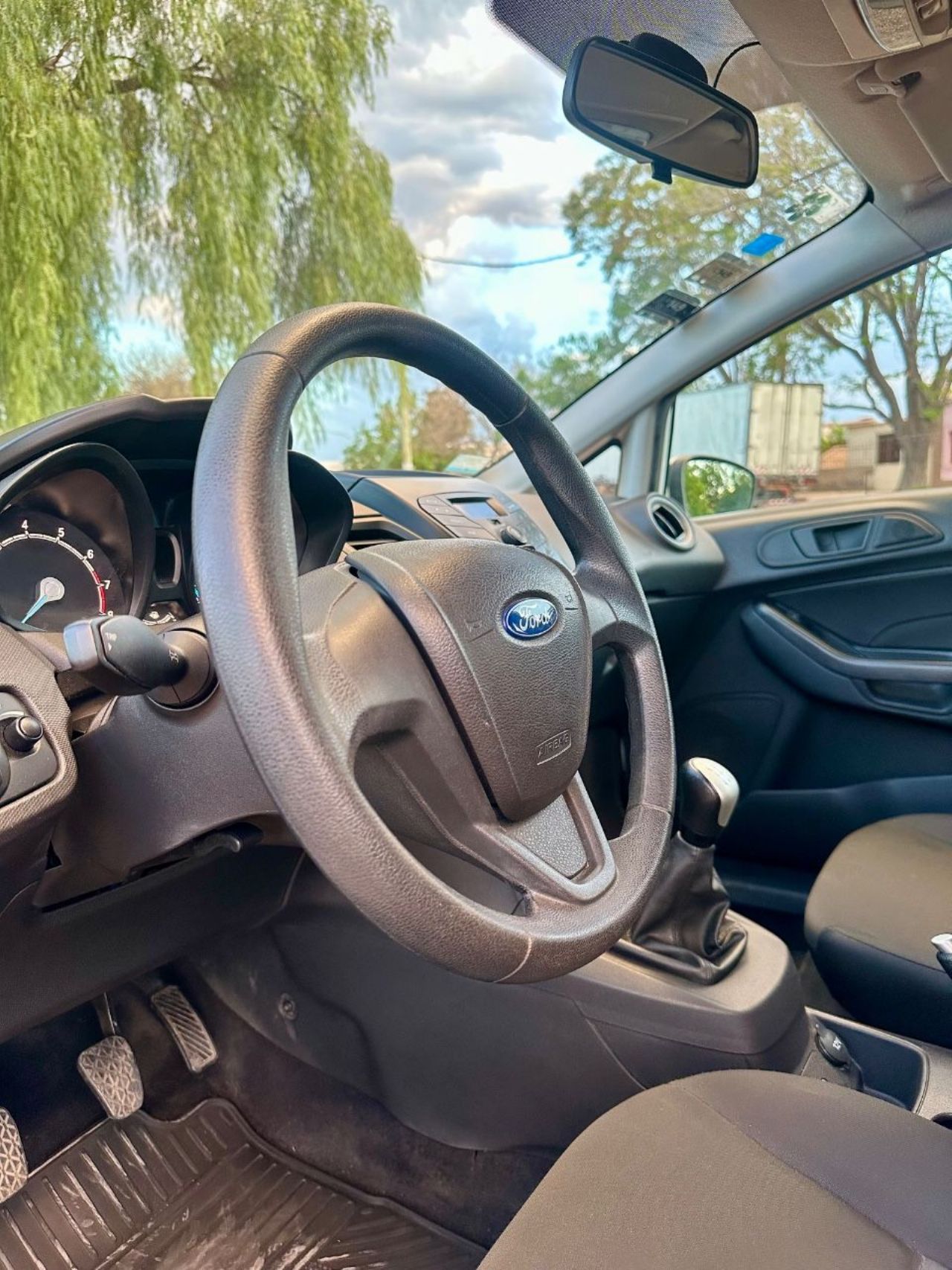 Ford Fiesta KD Usado en Mendoza, deRuedas