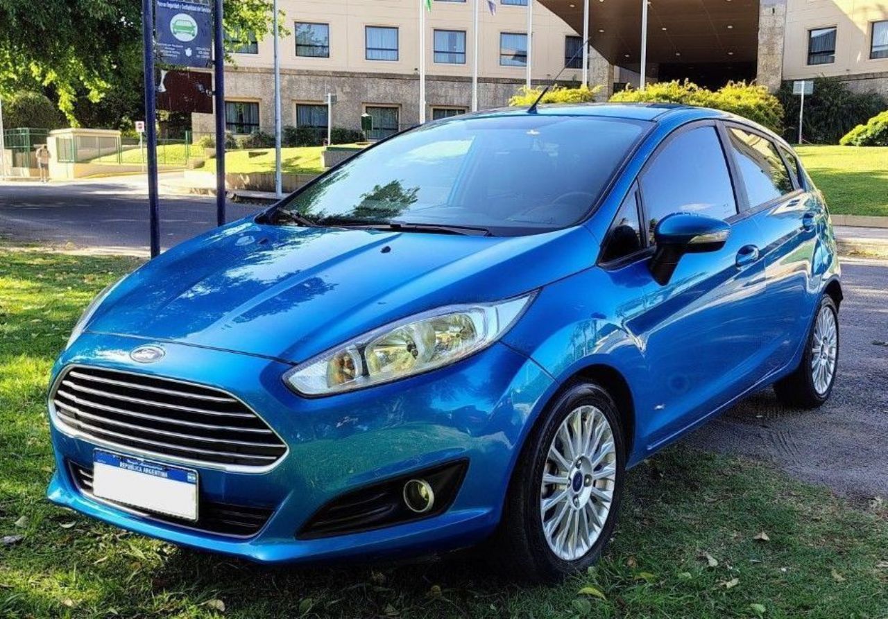 Ford Fiesta KD Usado en Córdoba, deRuedas