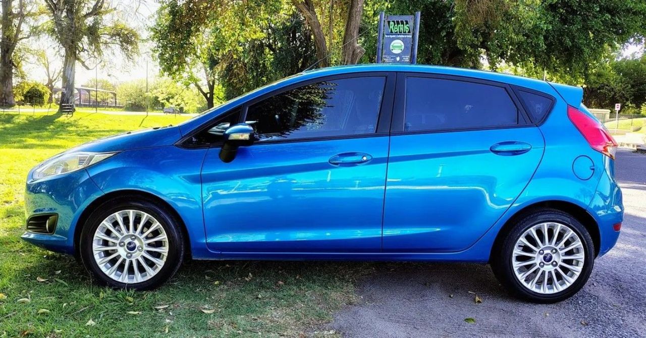 Ford Fiesta KD Usado en Córdoba, deRuedas