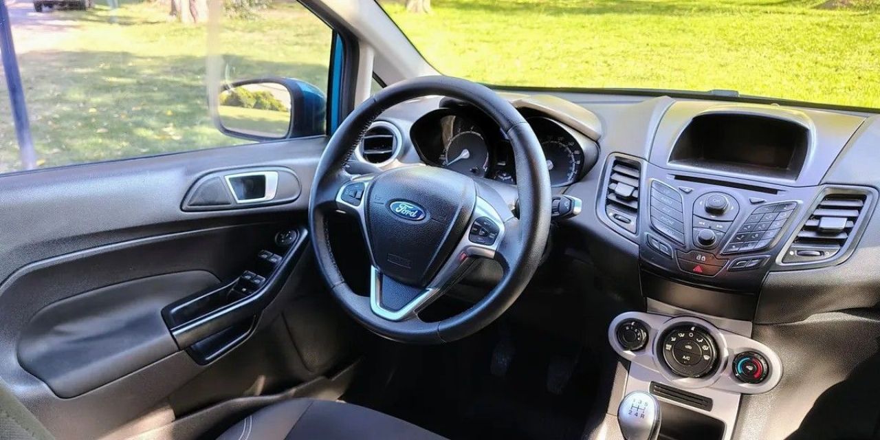 Ford Fiesta KD Usado en Córdoba, deRuedas