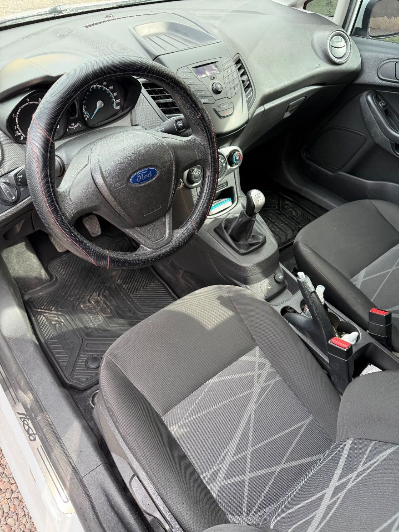 Ford Fiesta KD Usado Financiado en San Juan, deRuedas