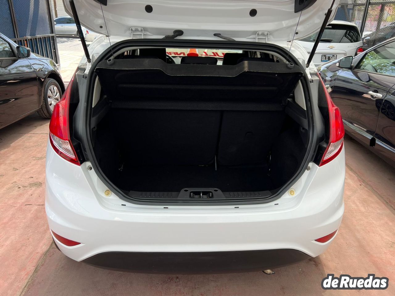 Ford Fiesta KD Usado en Mendoza, deRuedas