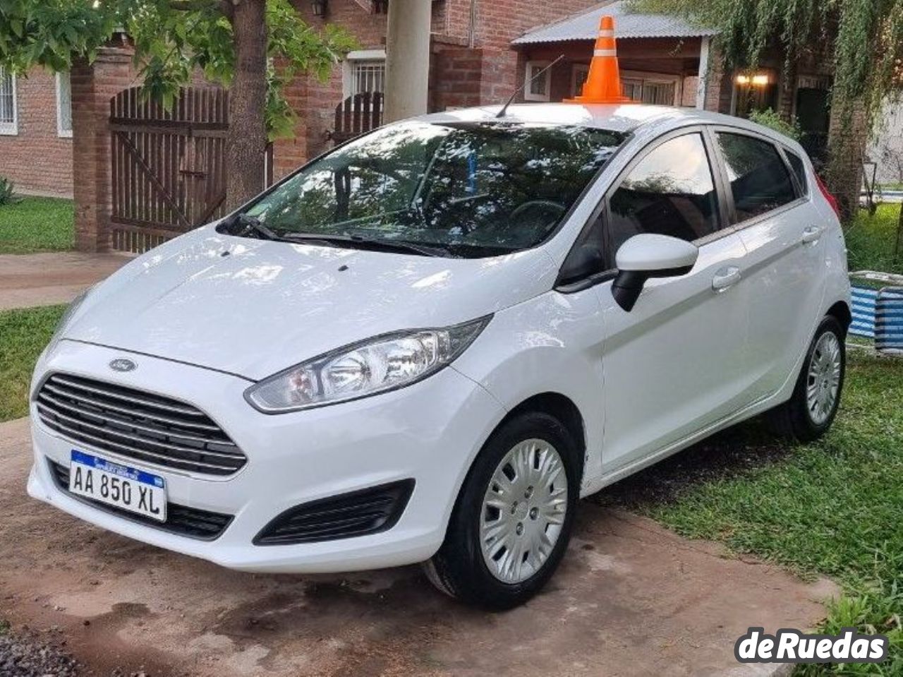 Ford Fiesta KD Usado en Santa Fe, deRuedas