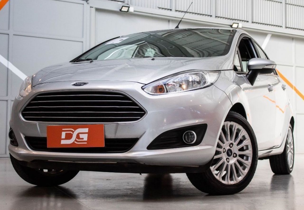 Ford Fiesta KD Usado en Córdoba, deRuedas