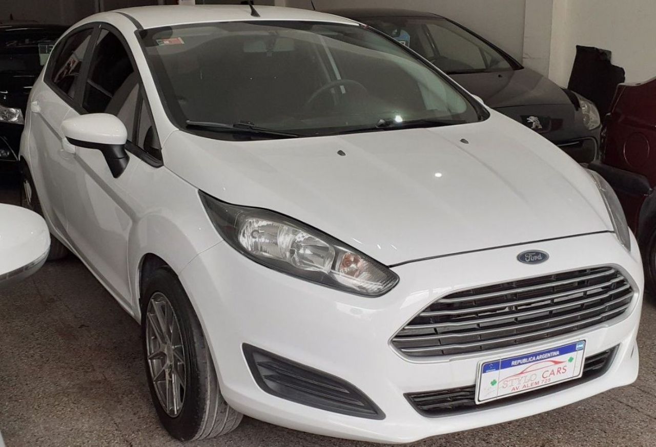 Ford Fiesta KD Usado en Córdoba, deRuedas